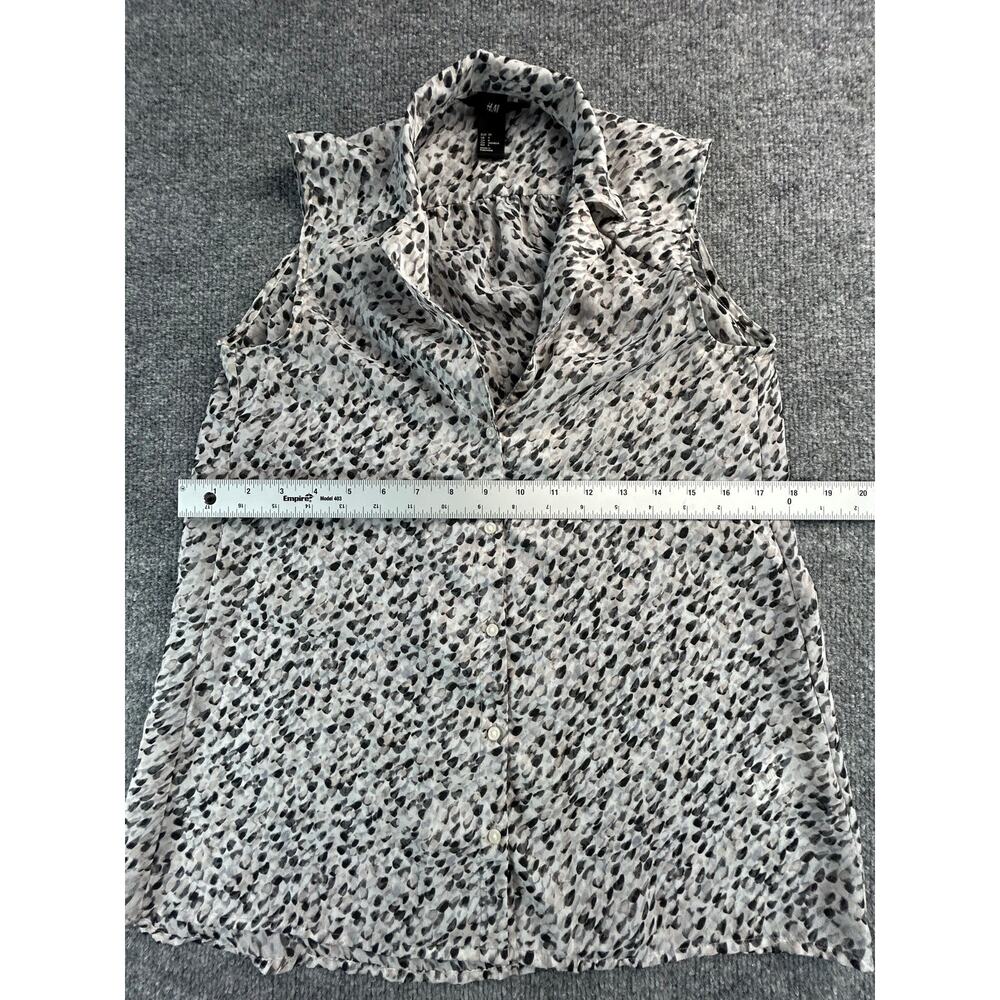 H&M Women's Sleeveless Button Front Blouse Gray Black Abstract Print Size 4 - Picture 5 of 6